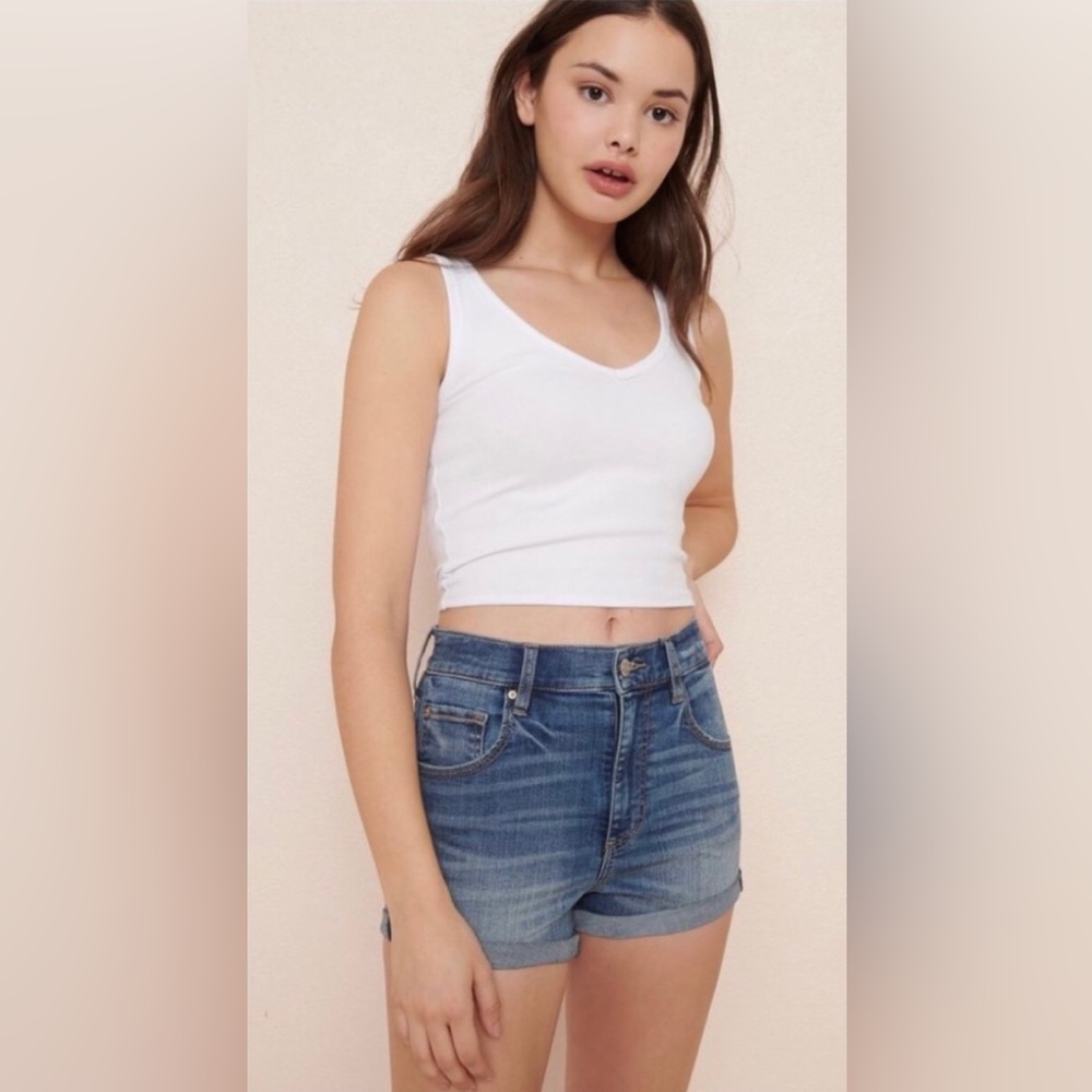 Hollister distressed mid-rise 3” cuffed denim short boho, hippie size 7/28